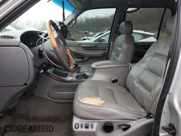 ✅ 1999 Lincoln Navigator • VIN: 5LMPU28A8XLJ41265 • Лот: 44762915. Опубликован ранее на Copart с пробегом 292 137 миль. Бесплатный доступ к архиву аукционных продаж из США и подробный отчёт об истории автомобиля на DreamBid. Изображение 7.