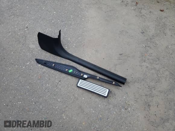 2016 Chevrolet Corvette Z51 3LT z VIN 1G1YM2D78G5118944, wystawiony jako Copart lot #72381884 z przebiegiem Nie podano mil oraz Czysty tytuł • Clean title. Historia ofert i sprzedaży dostępna na DreamBid. Obrazek 12.