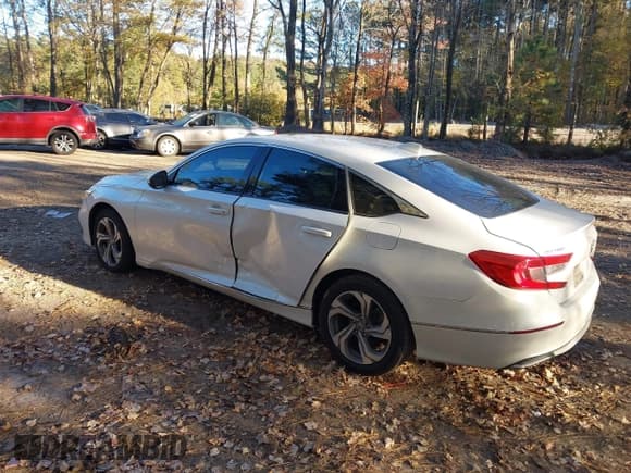 ✅ 2019 Honda Accord EX • VIN: 1HGCV1F42KA003995 • Lot: 43603387. Listed on IAAI with 165,052 mi. Free auction sales archive from the USA and detailed vehicle history report at DreamBid. Image 3.