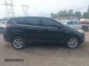 ✅ 2017 Ford Escape SE • VIN: 1FMCU9GD3HUA35646 • Lot: 43285904. Wystawiony na IAAI z przebiegiem Nie podano. Bezpłatny archiwum sprzedaży aukcyjnych z USA i szczegółowy raport historii pojazdu na DreamBid. Zdjęcie 14.