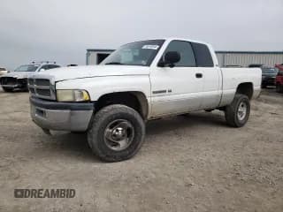 ✅ 2001 Dodge 1500 • VIN: 3B7HF13Y21G728022 • Лот: 74615014. Опубликован ранее на Copart с пробегом 162 870 миль. Бесплатный доступ к архиву аукционных продаж из США и подробный отчёт об истории автомобиля на DreamBid. Изображение 1.