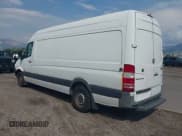 ✅ 2014 Freightliner Sprinter • VIN: WDYPE8DC0E5889576 • Lot: 43084324. Wystawiony na IAAI z przebiegiem 265 223 mil. Bezpłatny archiwum sprzedaży aukcyjnych z USA i szczegółowy raport historii pojazdu na DreamBid. Zdjęcie 3.
