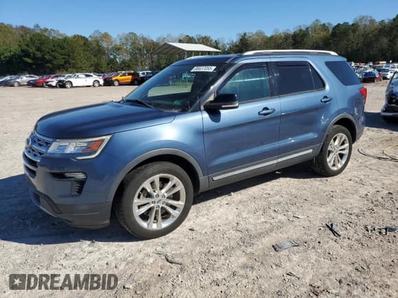 ✅ 2018 Ford Explorer XLT • VIN: 1FM5K8D80JGC65052 • Lot: 86637055. Wystawiony na Copart z przebiegiem 97 809 mil. Bezpłatny archiwum sprzedaży aukcyjnych z USA i szczegółowy raport historii pojazdu na DreamBid. Zdjęcie 1.