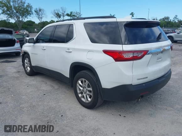 ✅ 2021 Chevrolet Traverse LT Cloth • VIN: 1GNERGKW0MJ126548 • Lot: 42998904. Wystawiony na IAAI z przebiegiem 66 776 mil. Bezpłatny archiwum sprzedaży aukcyjnych z USA i szczegółowy raport historii pojazdu na DreamBid. Zdjęcie 3.