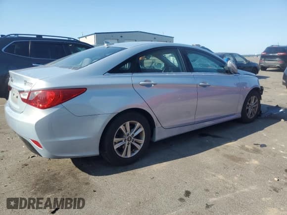 ✅ 2014 Hyundai Sonata GLS • VIN: 5NPEB4AC9EH920574 • Lot: 69489164. Listed on Copart with 121,454 mi. Free auction sales archive from the USA and detailed vehicle history report at DreamBid. Image 3.