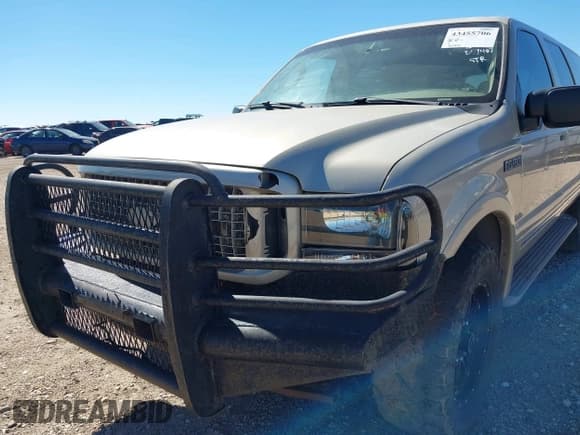 ✅ 2004 Ford Excursion Limited • VIN: 1FMNU43SX4EB57487 • Lot: 43455706. Listed on IAAI with 310,247 mi. Free auction sales archive from the USA and detailed vehicle history report at DreamBid. Image 6.