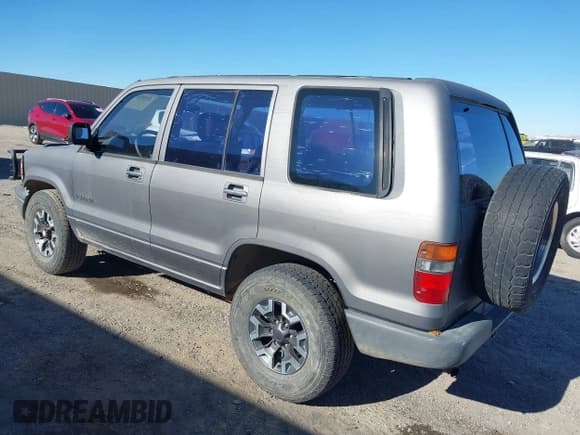 ✅ 1992 Isuzu Trooper S • VIN: JACDH58V1N7911927 • Lot: 43900357. Listed on IAAI with 143,551 mi. Free auction sales archive from the USA and detailed vehicle history report at DreamBid. Image 3.
