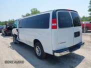 ✅ 2020 Chevrolet Express Passenger LT • VIN: 1GAZGPFG8L1215472 • Lot: 42463979. Wystawiony na IAAI z przebiegiem 78 397 mil. Bezpłatny archiwum sprzedaży aukcyjnych z USA i szczegółowy raport historii pojazdu na DreamBid. Zdjęcie 3.