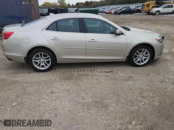 ✅ 2014 Chevrolet Malibu LT • VIN: 1G11C5SL7EF177626 • Lot: 87034645. Listed on Copart with 118,202 mi. Free auction sales archive from the USA and detailed vehicle history report at DreamBid. Image 13.