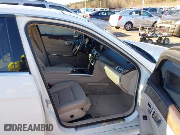 ✅ 2014 Mercedes-Benz E 350 Sport • VIN: WDDHF8JB3EA902021 • Lot: 43783406. Listed on IAAI with 128,510 mi. Free auction sales archive from the USA and detailed vehicle history report at DreamBid. Image 5.