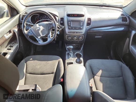 ✅ 2014 Kia Sorento LX • VIN: 5XYKTDA76EG548198 • Lot: 84203395. Listed on Copart with 136,527 mi. Free auction sales archive from the USA and detailed vehicle history report at DreamBid. Image 8.