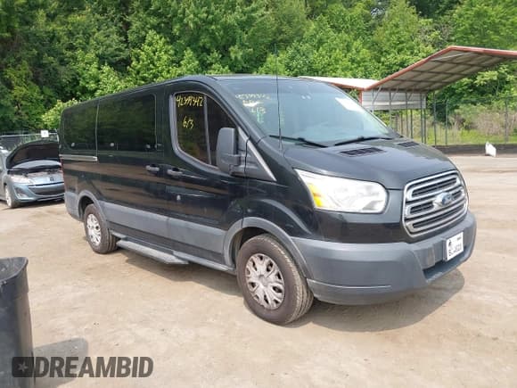 ✅ 2015 Ford Transit XL • VIN: 1FMZK1YM7FKA38364 • Lot: 42359342. Wystawiony na IAAI z przebiegiem 164 544 mil. Bezpłatny archiwum sprzedaży aukcyjnych z USA i szczegółowy raport historii pojazdu na DreamBid. Zdjęcie 1.