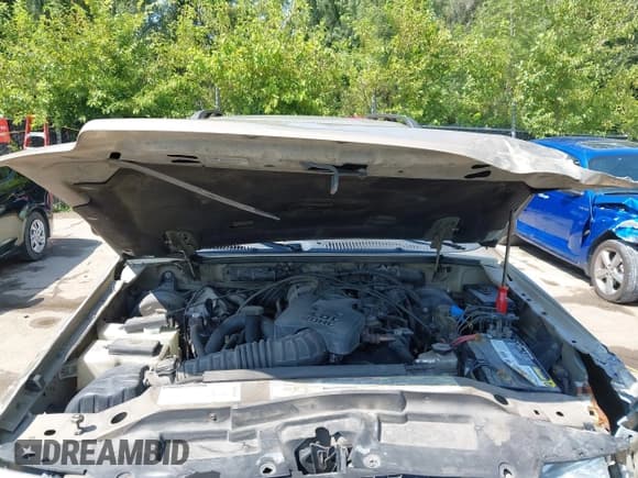 ✅ 2001 Ford Explorer Sport Trac • VIN: 1FMZU77EX1UC54892 • Lot: 42906026. Wystawiony na IAAI z przebiegiem 155 868 mil. Bezpłatny archiwum sprzedaży aukcyjnych z USA i szczegółowy raport historii pojazdu na DreamBid. Zdjęcie 10.