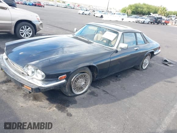 ✅ 1986 Jaguar XJ • VIN: SAJNV5841GC132254 • Лот: 43688219. Опубликован ранее на IAAI с пробегом 83 104 миль. Бесплатный доступ к архиву аукционных продаж из США и подробный отчёт об истории автомобиля на DreamBid. Изображение 2.