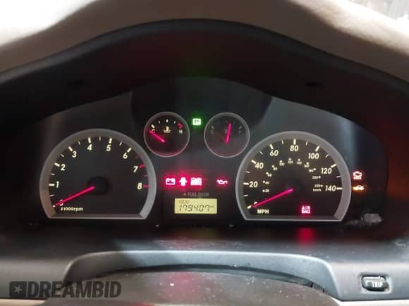 2005 Hyundai Santa Fe GLS с VIN KM8SC13DX5U857846, выставлен на аукционе IAAI как лот 41387042 с пробегом 179 407 миль миль и . История ставок и продаж доступна на DreamBid. Изображение 16.