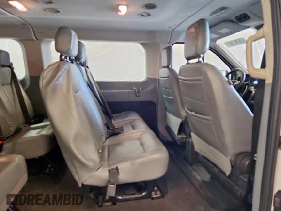 ✅ 2017 Ford Transit XL • VIN: 1FBZX2YMXHKA62466 • Lot: 92638055. Wystawiony na Copart z przebiegiem 47 192 mil. Bezpłatny archiwum sprzedaży aukcyjnych z USA i szczegółowy raport historii pojazdu na DreamBid. Zdjęcie 11.