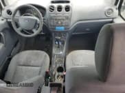 ✅ 2010 Ford Transit Connect XLT • VIN: NM0LS6BN1AT018703 • Lot: 56548575. Wystawiony na Copart z przebiegiem 184 017 mil. Bezpłatny archiwum sprzedaży aukcyjnych z USA i szczegółowy raport historii pojazdu na DreamBid. Zdjęcie 8.