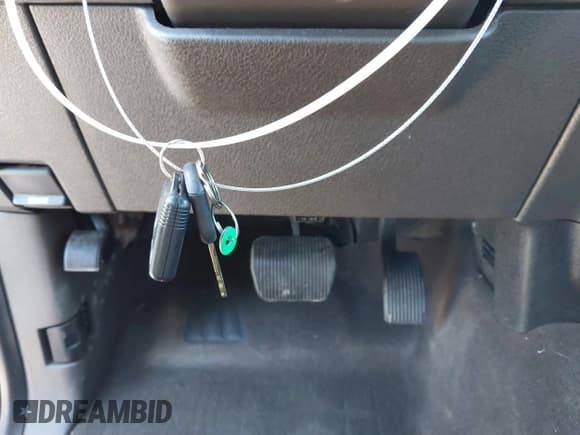 ✅ 2010 Ford F-150 XL • VIN: 1FTEW1E81AFC02756 • Lot: 43632388. Listed on IAAI with 227,833 mi. Free auction sales archive from the USA and detailed vehicle history report at DreamBid. Image 11.