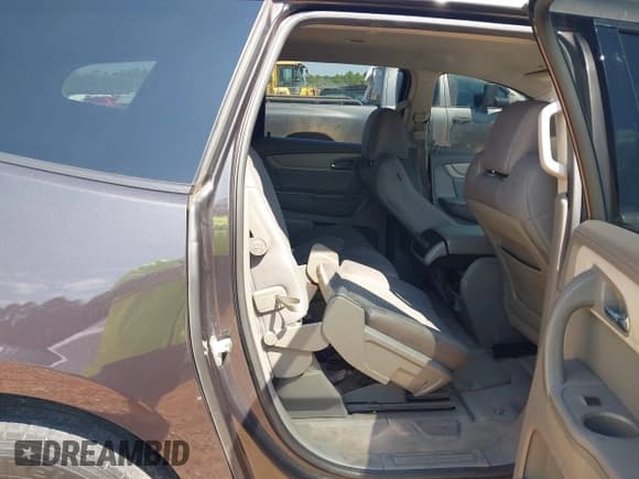 ✅ 2015 Chevrolet Traverse LS • VIN: 1GNKRFKD1FJ150100 • Лот: 43124481. Опубликован ранее на IAAI с пробегом 217 826 миль. Бесплатный доступ к архиву аукционных продаж из США и подробный отчёт об истории автомобиля на DreamBid. Изображение 8.