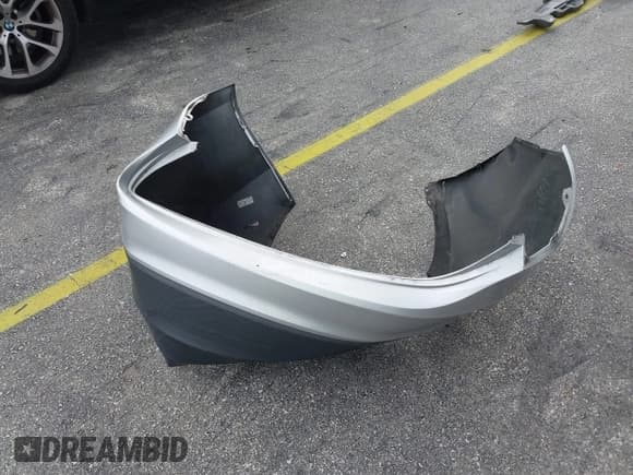 ✅ 2013 Hyundai Elantra GS • VIN: KMHDH6AE5DU018947 • Lot: 43647741. Listed on IAAI with 87,385 mi. Free auction sales archive from the USA and detailed vehicle history report at DreamBid. Image 12.