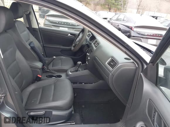 ✅ 2012 Volkswagen Jetta SE • VIN: 3VWDP7AJ0CM352913 • Lot: 43823900. Wystawiony na IAAI z przebiegiem 188 993 mil. Bezpłatny archiwum sprzedaży aukcyjnych z USA i szczegółowy raport historii pojazdu na DreamBid. Zdjęcie 5.