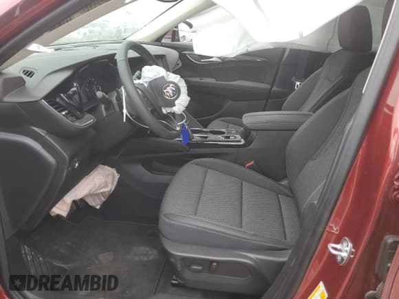 ✅ 2023 Buick Envision Preferred • VIN: LRBFZMR45PD194118 • Лот: 50801275. Опубликован ранее на Copart с пробегом 937 миль. Бесплатный доступ к архиву аукционных продаж из США и подробный отчёт об истории автомобиля на DreamBid. Изображение 7.