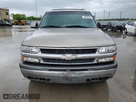✅ 2001 Chevrolet Suburban LS • VIN: 1GNEC16T01J293129 • Lot: 50886925. Wystawiony na Copart z przebiegiem 337 055 mil. Bezpłatny archiwum sprzedaży aukcyjnych z USA i szczegółowy raport historii pojazdu na DreamBid. Zdjęcie 5.