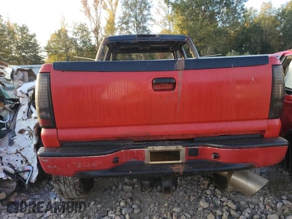 ✅ 2002 Chevrolet Silverado 2500HD LS • VIN: 1GCHK23122F167117 • Lot: 77560684. Listed on Copart with Not provided. Free auction sales archive from the USA and detailed vehicle history report at DreamBid. Image 6.