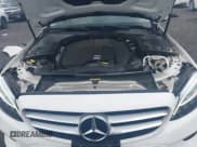 ✅ 2019 Mercedes-Benz C 300 • VIN: 55SWF8EB9KU298567 • Lot: 42638949. Wystawiony na IAAI z przebiegiem 24 967 mil. Bezpłatny archiwum sprzedaży aukcyjnych z USA i szczegółowy raport historii pojazdu na DreamBid. Zdjęcie 10.