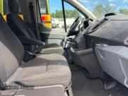 ✅ 2015 Ford Transit XL • VIN: 1FMZK1YM2FKB13584 • Lot: 81242185. Wystawiony na Copart z przebiegiem 229 910 mil. Bezpłatny archiwum sprzedaży aukcyjnych z USA i szczegółowy raport historii pojazdu na DreamBid. Zdjęcie 5.