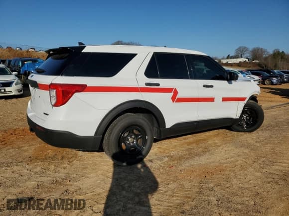 ✅ 2024 Ford Police Interceptor Utility • VIN: 1FM5K8AB5RGA23076 • Lot: 43662505. Wystawiony na Copart z przebiegiem 2 578 mil. Bezpłatny archiwum sprzedaży aukcyjnych z USA i szczegółowy raport historii pojazdu na DreamBid. Zdjęcie 3.