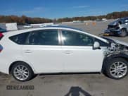✅ 2013 Toyota Prius Three • VIN: JTDZN3EU6D3276726 • Лот: 43595523. Опубликован ранее на IAAI с пробегом 133 948 миль. Бесплатный доступ к архиву аукционных продаж из США и подробный отчёт об истории автомобиля на DreamBid. Изображение 14.