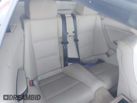 ✅ 2004 BMW 3 Series 325Ci • VIN: WBABW33414PL32370 • Lot: 42987707. Wystawiony na IAAI z przebiegiem 129 792 mil. Bezpłatny archiwum sprzedaży aukcyjnych z USA i szczegółowy raport historii pojazdu na DreamBid. Zdjęcie 8.