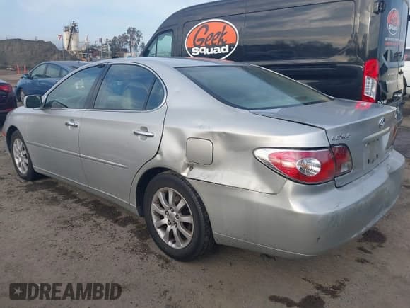 ✅ 2002 Lexus ES 300 • VIN: JTHBF30GX25008519 • Lot: 41883992. Listed on IAAI with 179,979 mi. Free auction sales archive from the USA and detailed vehicle history report at DreamBid. Image 3.