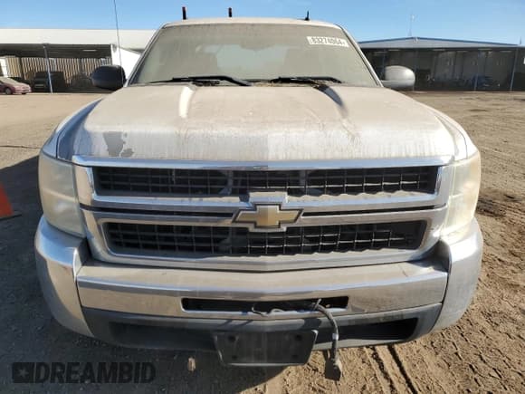 ✅ 2009 Chevrolet Silverado 2500HD Work Truck • VIN: 1GCHK43K09F118352 • Lot: 83274064. Wystawiony na Copart z przebiegiem 282 239 mil. Bezpłatny archiwum sprzedaży aukcyjnych z USA i szczegółowy raport historii pojazdu na DreamBid. Zdjęcie 5.