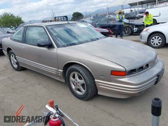 ✅ 1996 Oldsmobile Cutlass Supreme 1SC • VIN: 1G3WH12XXTF316395 • Lot: 42261795. Wystawiony na IAAI z przebiegiem 96 649 mil. Bezpłatny archiwum sprzedaży aukcyjnych z USA i szczegółowy raport historii pojazdu na DreamBid. Zdjęcie 1.