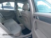 ✅ 2005 Mercedes-Benz C 230 Kompressor • VIN: WDBRF40J95F664371 • Lot: 42423721. Wystawiony na IAAI z przebiegiem 173 536 mil. Bezpłatny archiwum sprzedaży aukcyjnych z USA i szczegółowy raport historii pojazdu na DreamBid. Zdjęcie 8.