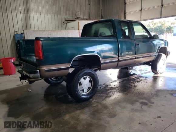 1998 Chevrolet Silverado 1500 with VIN 1GCEK19RXWE115952, listed as a Copart auction lot 87422535 with 248,499 mi miles and Salvage title. Bid and sale history available at DreamBid. Image 3.