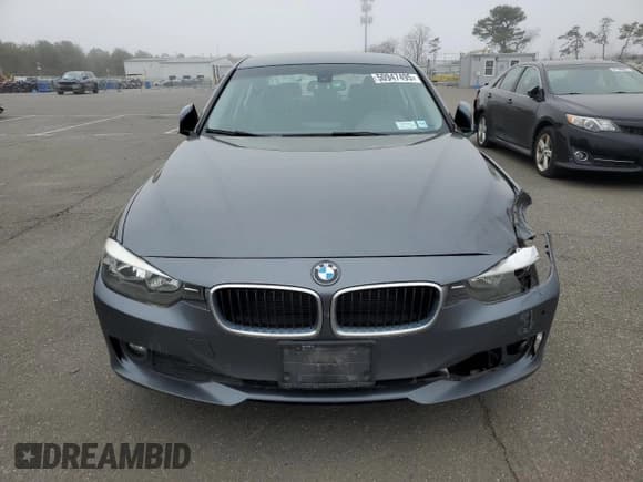 ✅ 2015 BMW 3 Series 320i xDrive • VIN: WBA3C3C57FP664516 • Lot: 50947495. Wystawiony na Copart z przebiegiem 46 686 mil. Bezpłatny archiwum sprzedaży aukcyjnych z USA i szczegółowy raport historii pojazdu na DreamBid. Zdjęcie 5.