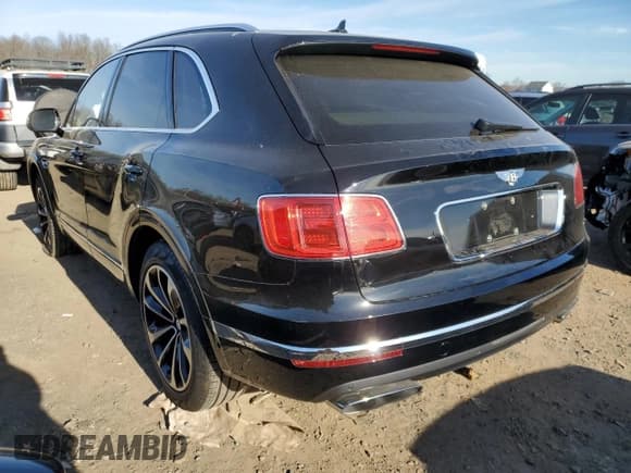 ✅ 2018 Bentley Bentayga Signature • VIN: SJAAC2ZV5JC017769 • Lot: 80888443. Wystawiony na Copart z przebiegiem 24 775 mil. Bezpłatny archiwum sprzedaży aukcyjnych z USA i szczegółowy raport historii pojazdu na DreamBid. Zdjęcie 2.