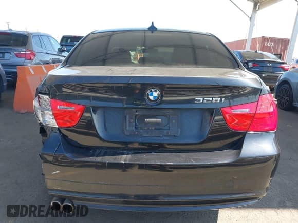✅ 2009 BMW 3 Series 328i • VIN: WBAPH57539NL79255 • Lot: 42808808. Listed on IAAI with 147,688 mi. Free auction sales archive from the USA and detailed vehicle history report at DreamBid. Image 16.