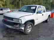 2000 Chevrolet Silverado 1500 LS z VIN 2GCEK19T8Y1280401, wystawiony jako IAAI lot #43335240 z przebiegiem 286 458 mil mil oraz . Historia ofert i sprzedaży dostępna na DreamBid. Obrazek 2.