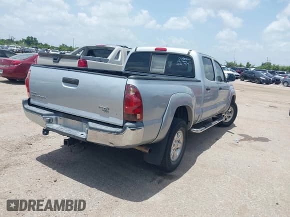 ✅ 2006 Toyota Tacoma PreRunner • VIN: 3TMKU72N76M008066 • Lot: 42692603. Listed on IAAI with 208,065 mi. Free auction sales archive from the USA and detailed vehicle history report at DreamBid. Image 4.