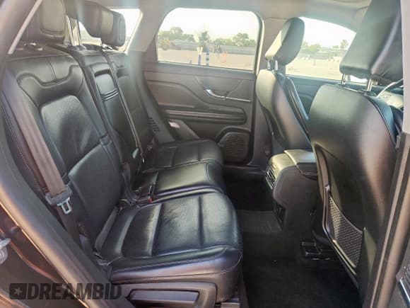 ✅ 2022 Lincoln Corsair Standard • VIN: 5LMCJ1C99NUL01787 • Lot: 80515695. Wystawiony na Copart z przebiegiem 140 180 mil. Bezpłatny archiwum sprzedaży aukcyjnych z USA i szczegółowy raport historii pojazdu na DreamBid. Zdjęcie 11.