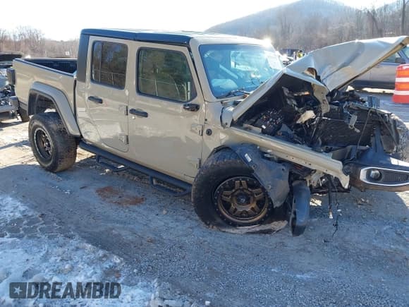 ✅ 2020 Jeep Gladiator Overland • VIN: 1C6HJTFG4LL169647 • Lot: 41339933. Listed on IAAI with 85,246 mi. Free auction sales archive from the USA and detailed vehicle history report at DreamBid. Image 1.