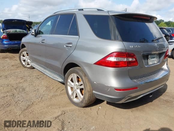 ✅ 2015 Mercedes-Benz M 350 • VIN: 4JGDA5HB4FA521321 • Lot: 42948426. Wystawiony na IAAI z przebiegiem Nie podano. Bezpłatny archiwum sprzedaży aukcyjnych z USA i szczegółowy raport historii pojazdu na DreamBid. Zdjęcie 3.