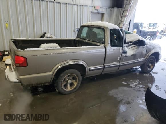 ✅ 2001 Chevrolet S-10 LS • VIN: 1GCCS19W718182481 • Лот: 87723415. Опубликован ранее на Copart с пробегом 265 079 миль. Бесплатный доступ к архиву аукционных продаж из США и подробный отчёт об истории автомобиля на DreamBid. Изображение 3.