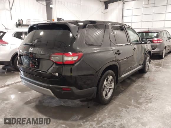 ✅ 2025 Honda Pilot EX-L • VIN: 5FNYG1H49SB087946 • Lot: 43443570. Wystawiony na IAAI z przebiegiem 11 180 mil. Bezpłatny archiwum sprzedaży aukcyjnych z USA i szczegółowy raport historii pojazdu na DreamBid. Zdjęcie 4.