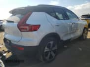 ✅ 2023 Volvo XC40 Plus • VIN: YV4ED3UW1P2008081 • Лот: 76055874. Опубликован ранее на Copart с пробегом 33 090 миль. Бесплатный доступ к архиву аукционных продаж из США и подробный отчёт об истории автомобиля на DreamBid. Изображение 3.