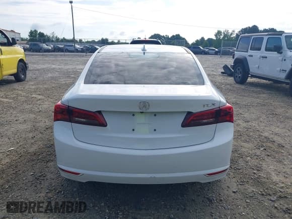 ✅ 2016 Acura TLX • VIN: 19UUB1F39GA005058 • Lot: 42501932. Listed on IAAI with 165,827 mi. Free auction sales archive from the USA and detailed vehicle history report at DreamBid. Image 17.